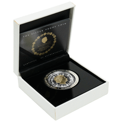 Pre-Owned 2015 New Zealand Longest Reigning Monarch Rotating 1oz Proof Silver Coin - VAT Free