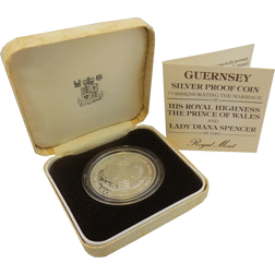 Pre-Owned 1981 Guernsey Charles and Diana Silver Proof Crown Coin Box and COA