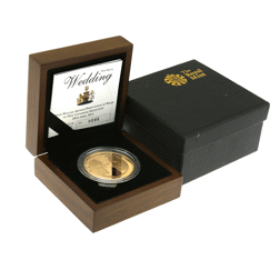 Pre-Owned 2011 Wedding of Prince William and Catherine £5 Proof Gold Coin - Damaged Box