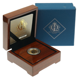 Pre-Owned 2012 UK Diamond Jubilee 'Struck on the Day' Full Sovereign Gold Coin - Damaged Outer Box