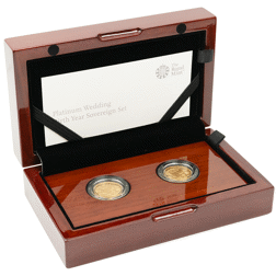Pre-Owned UK Platinum Wedding Birth Year 1921 and 1926 Full Sovereign Gold 2-Coin Set
