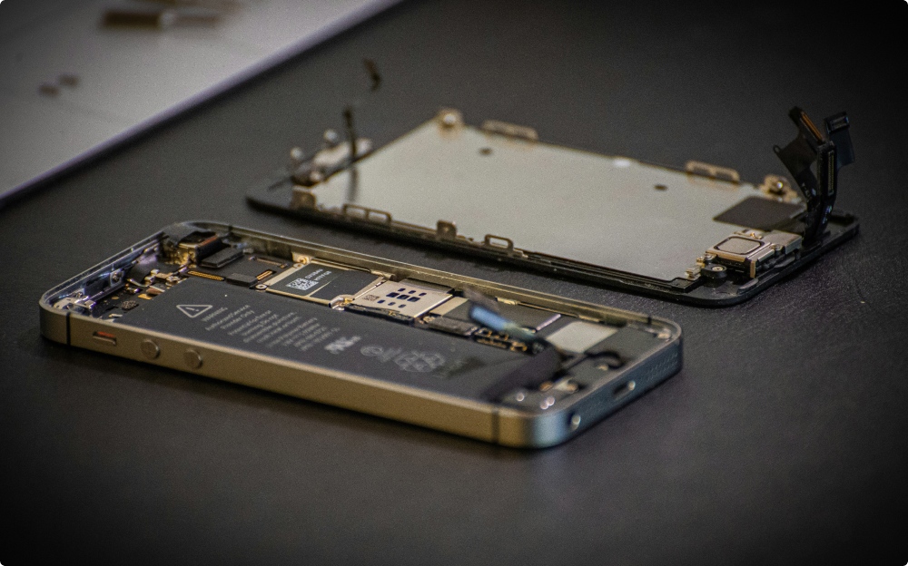 A photo of the inside of an iPhone